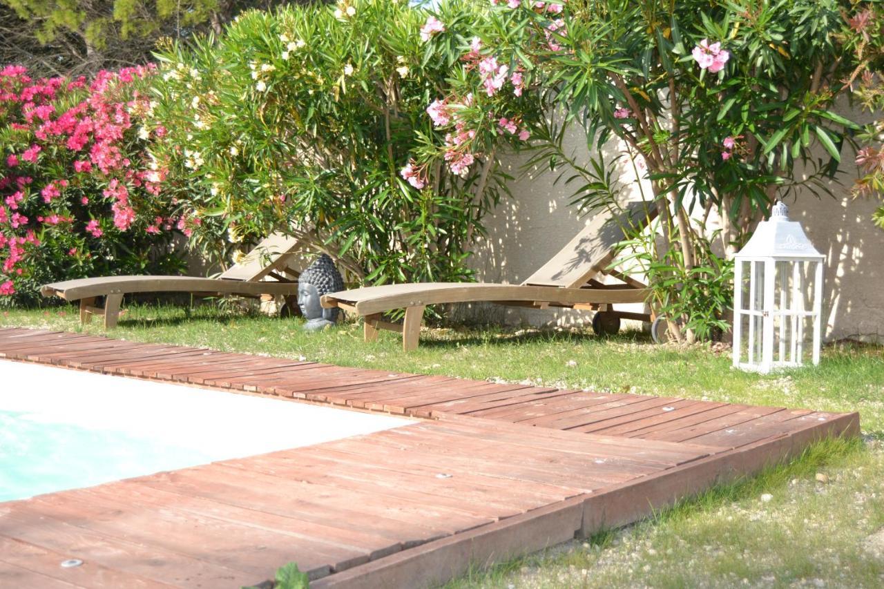 Gite Les Charmettes Vedène Extérieur photo